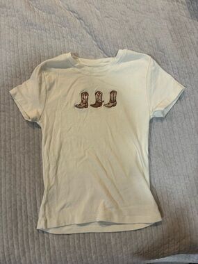 🟡5/$25 DEAL! Women’s Short Sleeve Tee with Cowboy Boot Embroidery - Cream